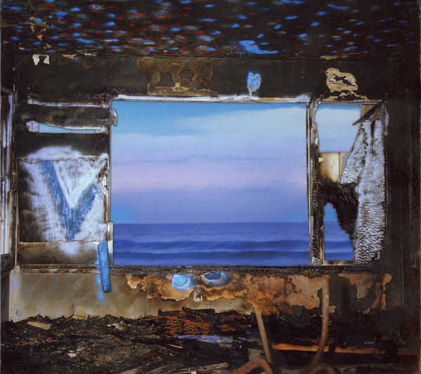 DEERHUNTER – FADING FRONTIER