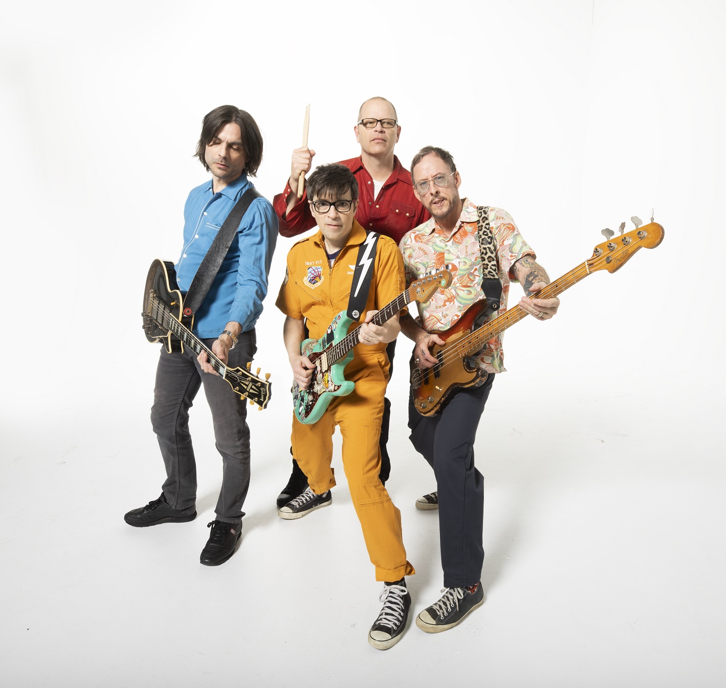 Read more about the article Weezer posvetili novi singl pravim junacima